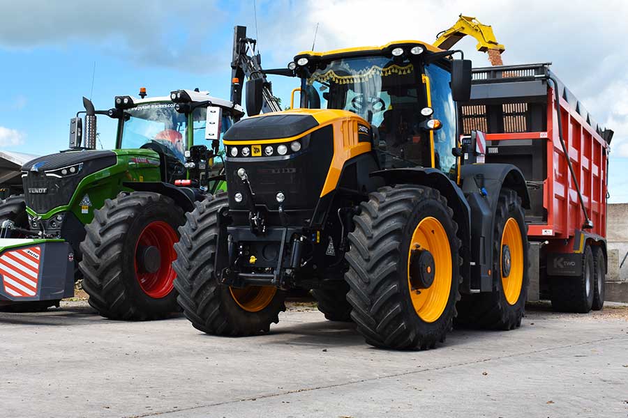 JCB 8330 ICon